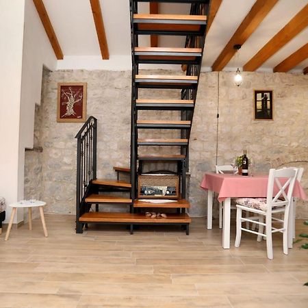 Studio Apartman Mihaella Kaštela Екстериор снимка
