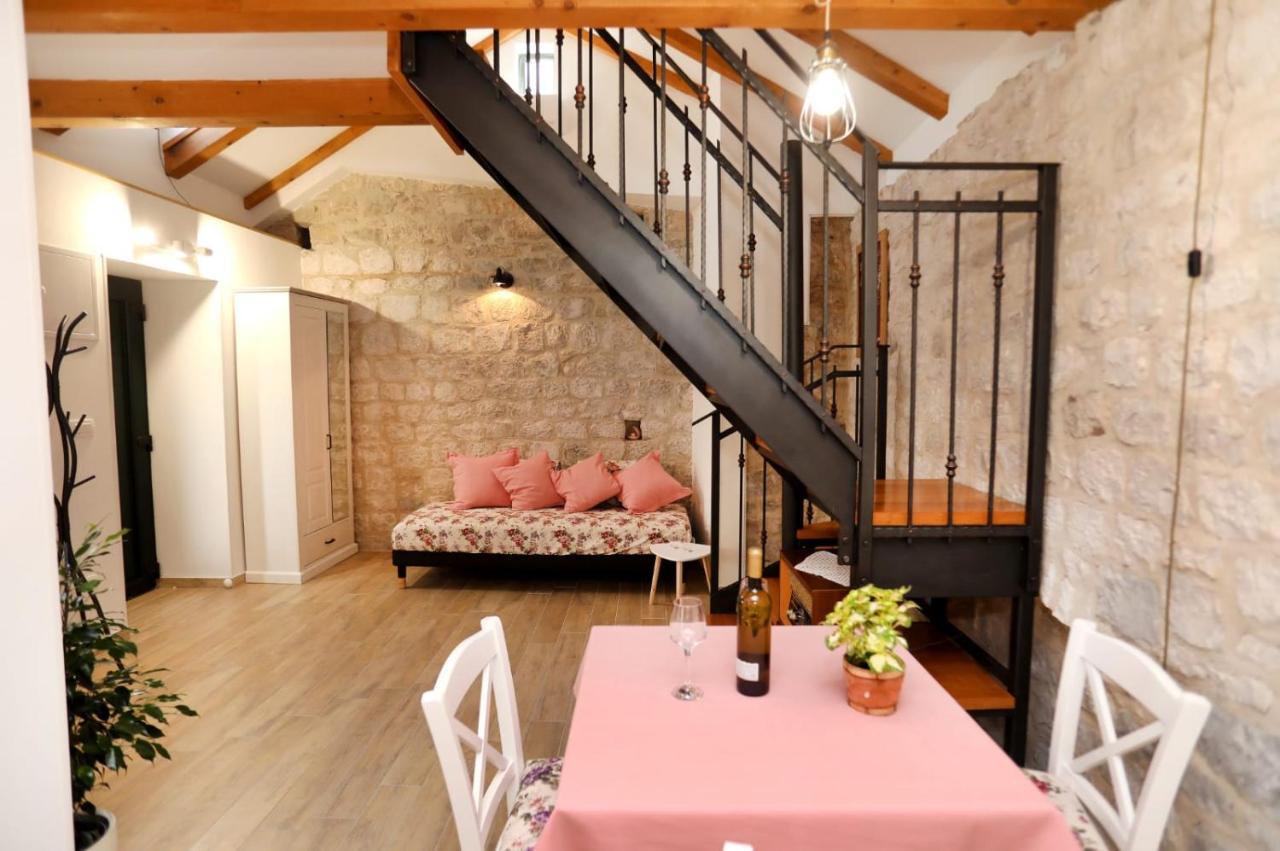 Studio Apartman Mihaella Kaštela Екстериор снимка