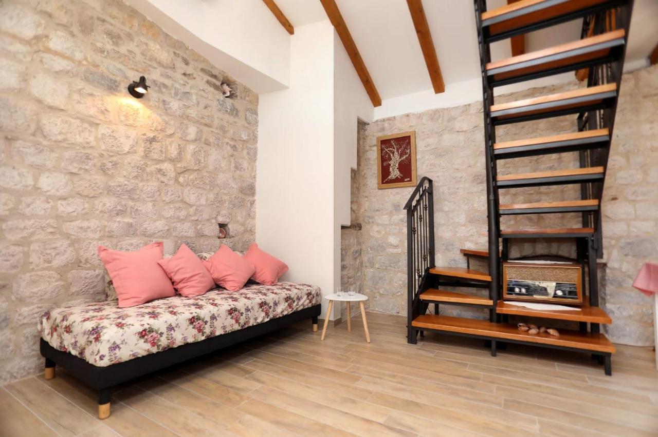 Studio Apartman Mihaella Kaštela Екстериор снимка